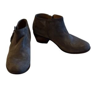 Vionic Women’s  Gray Suede Ankle Boots Size 7 Zip Up